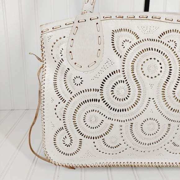 Julie Miles White Leather Cut Out Tote 0008 - Picture 4 of 15